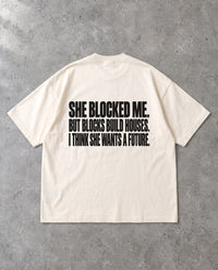 BLOCKS BUILD HOUSES — Oversized Tee in Natural Raw, Rückenprint, Flat-Lay