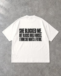 BLOCKS BUILD HOUSES — Oversized Tee in White, Rückenprint, Flat-Lay