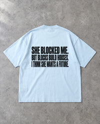 BLOCKS BUILD HOUSES — Oversized Tee in Baby Blue, Rückenprint, Flat-Lay